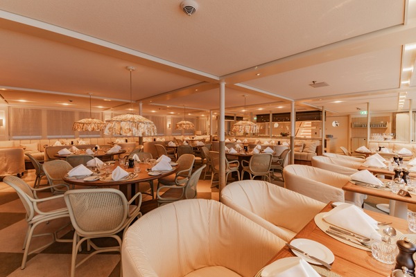 APT Guided Tours & River Cruises APT Solara & APT Ostara Bistro Saison Interior 2 ©APT Guided Tours & River Cruises.jpg